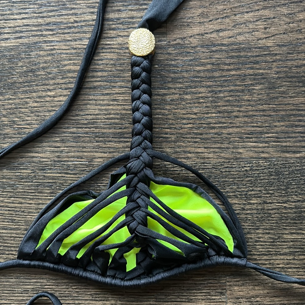 AGENT PROVOCATEUR - BIKINI - SIZE 3 - HAND CRAFTED -BLACK/NEON GREEN - BEAUTIFUL - Picture 2 of 5